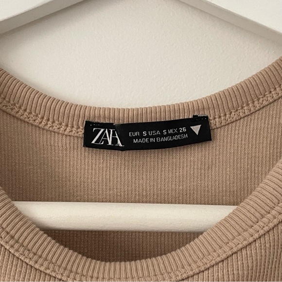 🌱2/$10 | Zara Basic Tank Top - Picture 3 of 3